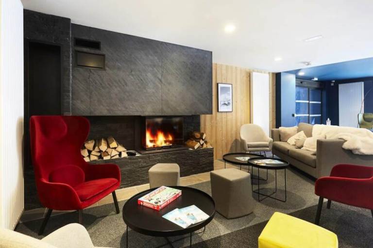 Apartment with terrace, hot tub & sauna | Next to the ski | Pets are welcome in Les Deux Alpes