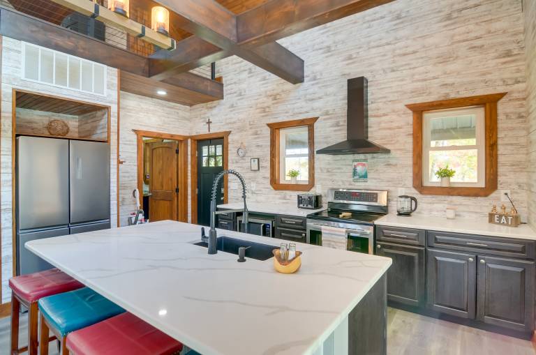 Hike & Climb: Pet-Friendly Red River Gorge Cabin! — photo 2