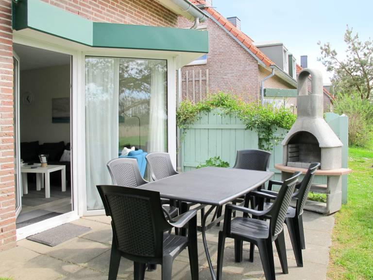 Family-friendly wonderful vacation home with grill, terrace & yard | Pets allowed — photo 5