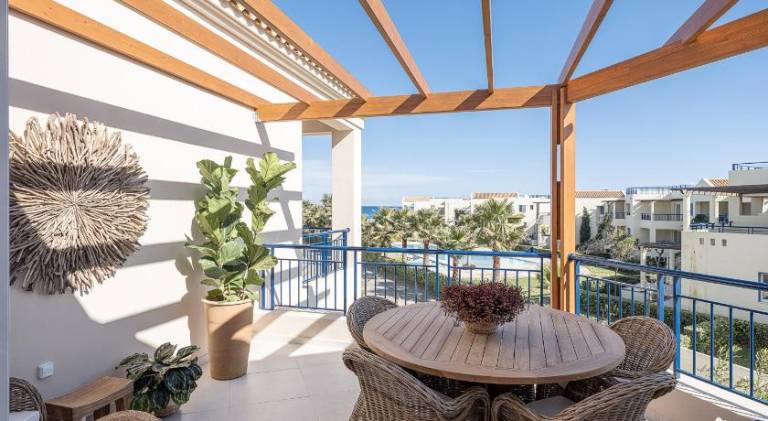 Calmaliving Seaside apartments with pool — photo 3