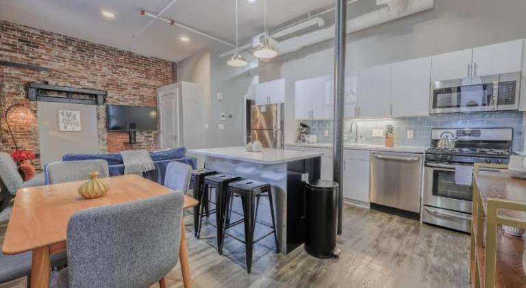 Unbeatable Location 4 bed Loft Parking Optional in Boston, MA