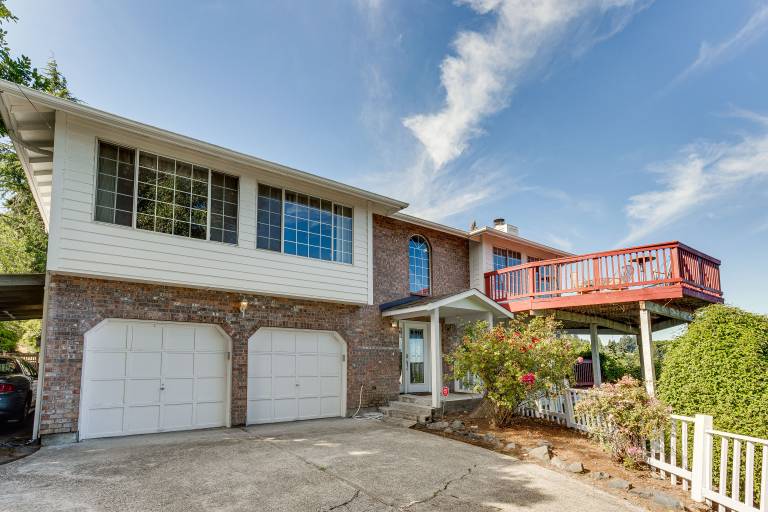 Federal Way Vacation Rental: Bay & Mountain Views! — photo 2