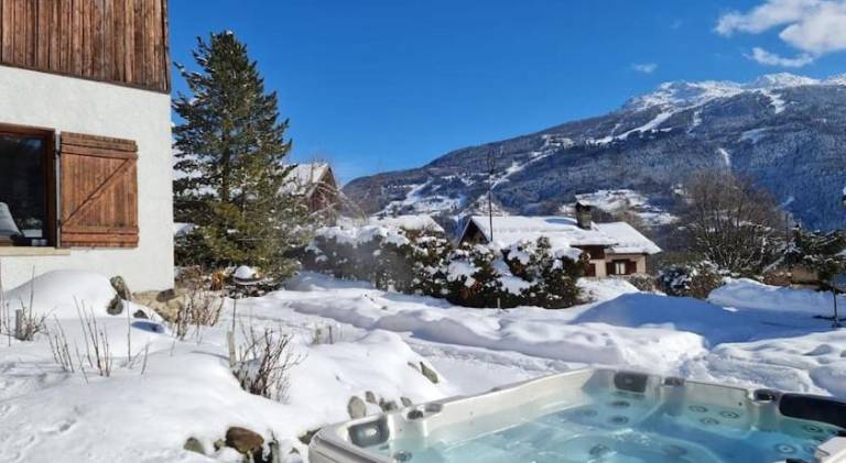 Entire Chalet Salamo 11 plus 1 Les Arcs Paradiski Jacuzzi — photo 3