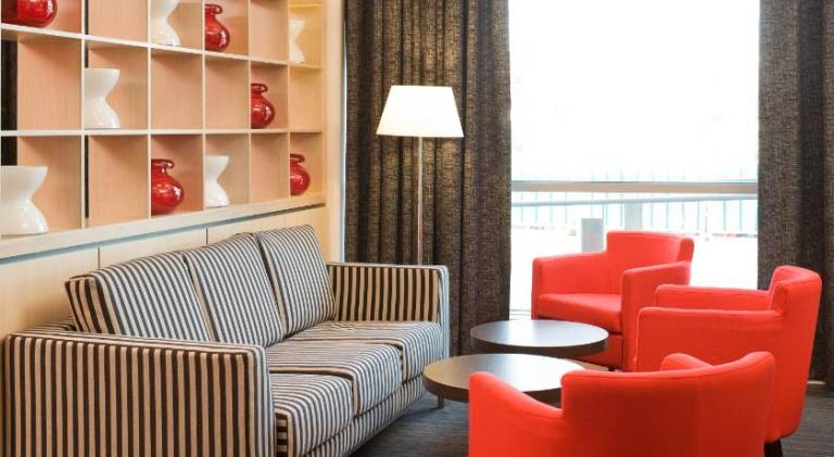 Ibis Bristol Temple Meads Hotel — photo 5