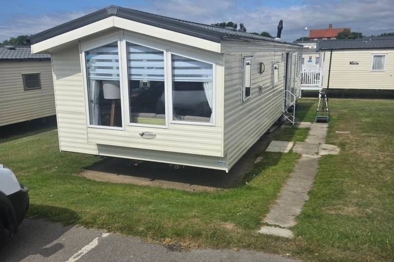 House Cayton Bay
