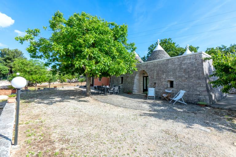 Trullo 'Dona Filomena' with Private Terrace, Private Garden and Wi-Fi — photo 3
