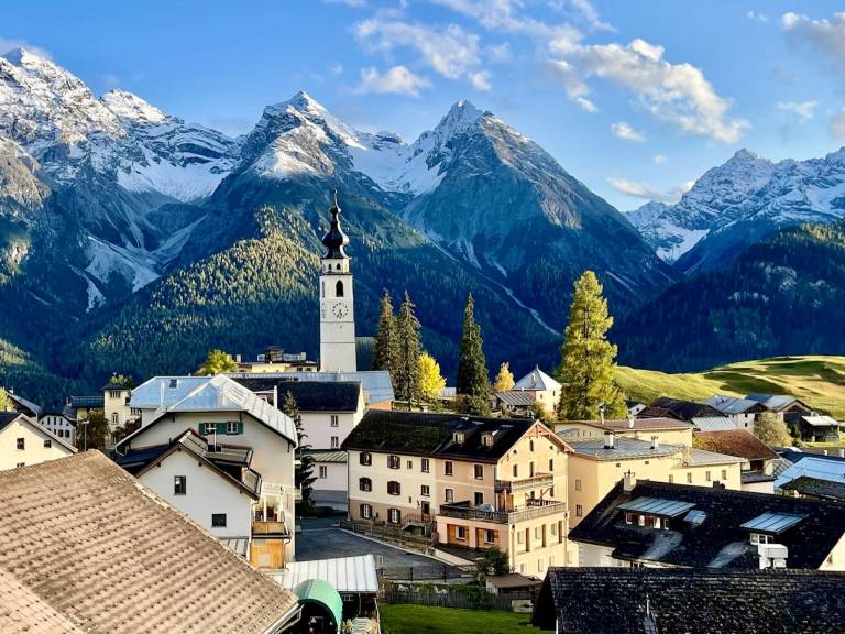 Rental apartment with terrace in Scuol