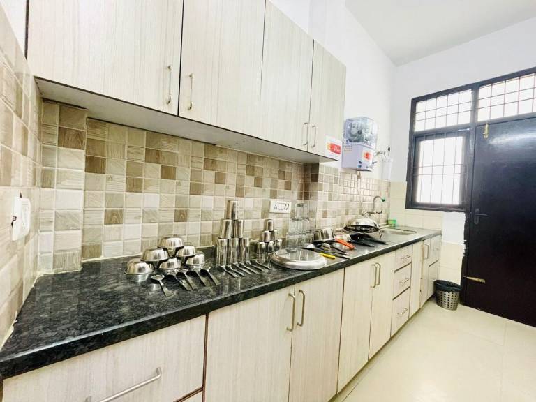 Instay 528/45 2bhk with theater screen, relax, — photo 4