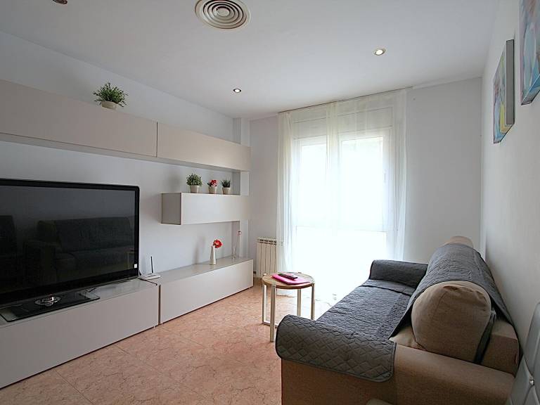 110m² Apartment, Rooftop Terrace, 100m from Beach, A/C, Parking, WiFi - Lloret de Mar — photo 4