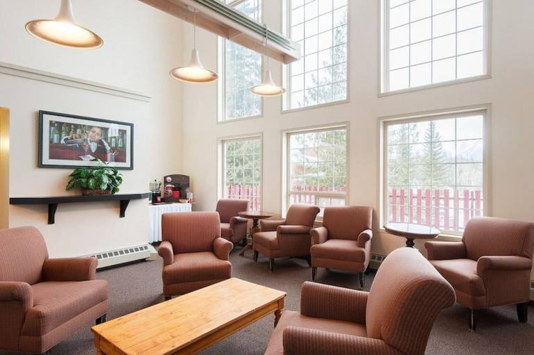 Fernie Slopeside Lodge — photo 4