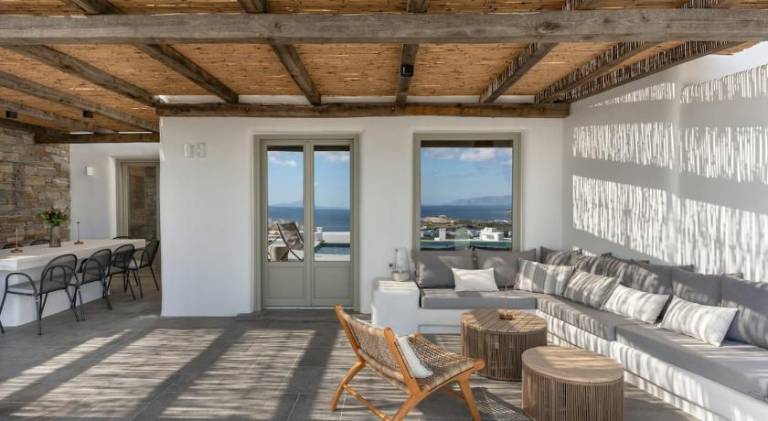 Villa with patio, BBQ & private pool — photo 4