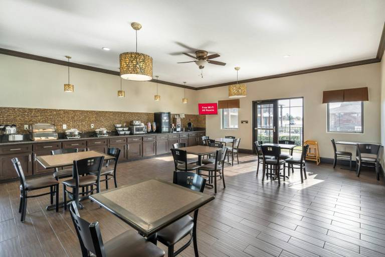 Red Roof Inn & Suites Sulphur Springs — photo 3