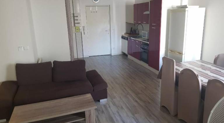 Apartment with 2 rooms for 6 persons in Lourdes