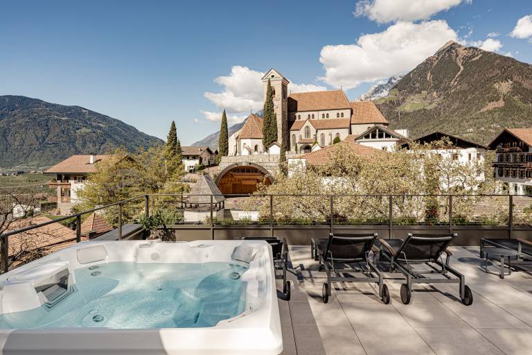 Chalet Apartment Dora – Central, Spacious & Mountain Views in Schenna — photo 2