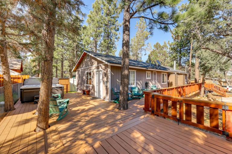 Big Bear Nature Escape! Cabin 7 Mi to Lake in San Bernardino, CA