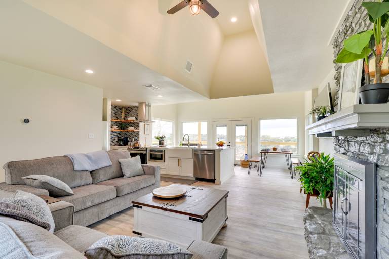 Serene Burnet Getaway w/ Buchanan Lake Views! — photo 2