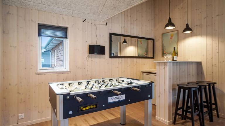 Family-oriented spacious house with sauna, hot tub & yard | Pets are welcome — photo 5