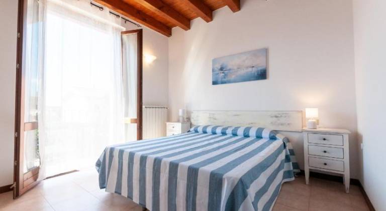 Rental apartment with pool in Pozzolengo