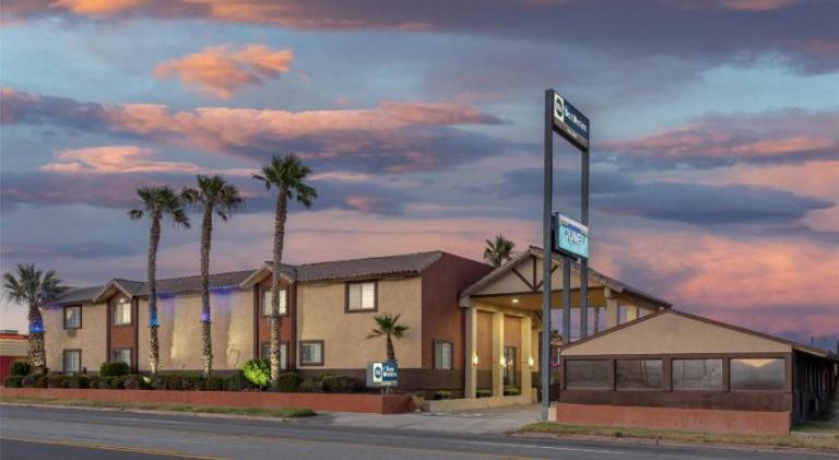 Best Western Desert Winds in Mojave, CA