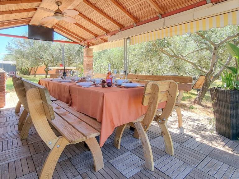 Apartment with barbeque — photo 4