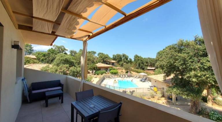Child-friendly beautiful villa with patio, pool & yard | Pet-friendly — photo 3