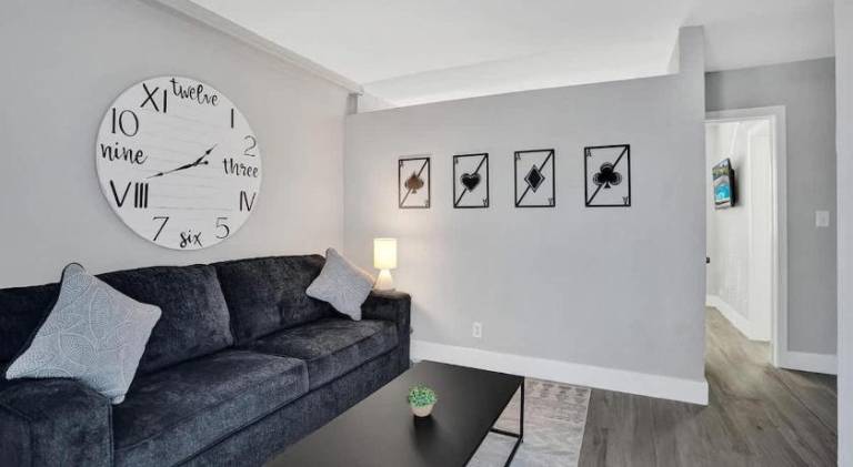 Lovely rental apartment with pool | Pet-friendly — photo 2