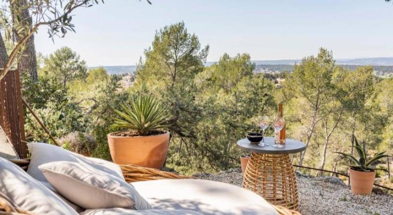 Moulin Rouge Provencal Suite Premium avec jacuzzi exterieur Aix Marseille — photo 3