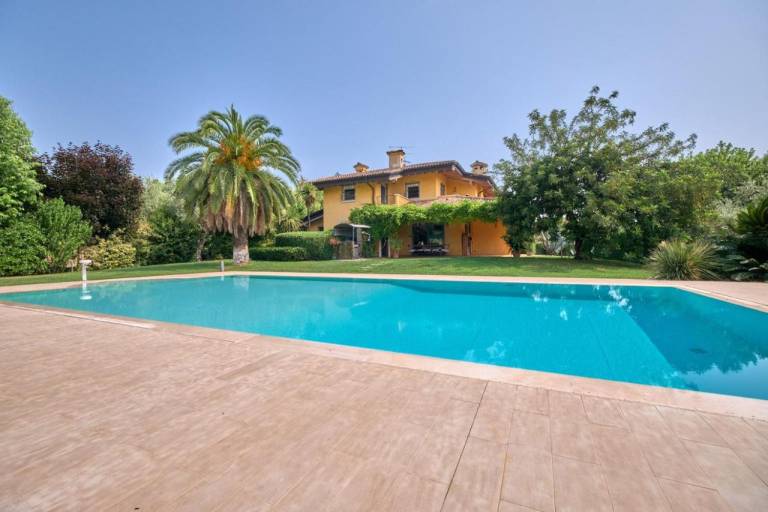 Villa  Manerba del Garda