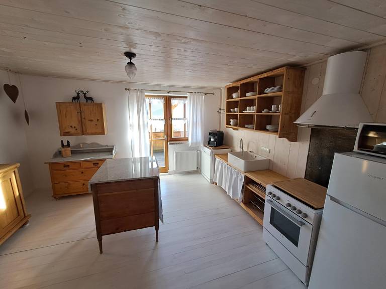Chalet Lam