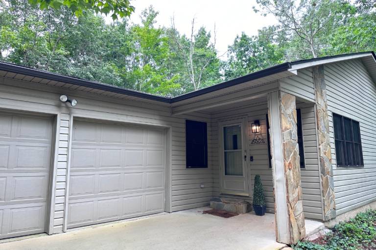 Vacation home with pool, hot tub & barbeque in Lake Lure, NC