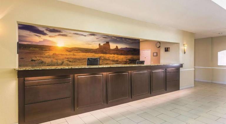 La Quinta Inn & Suites by Wyndham Deming — photo 5