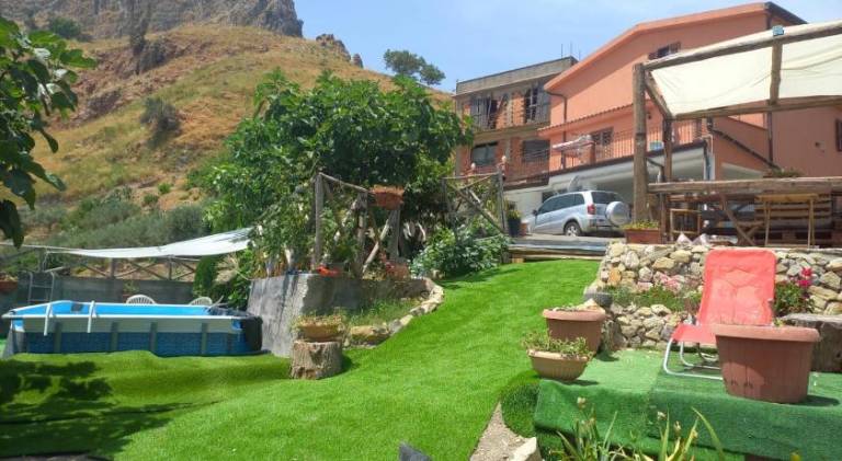 Rental apartment with pool | Pets are welcome in Taormina