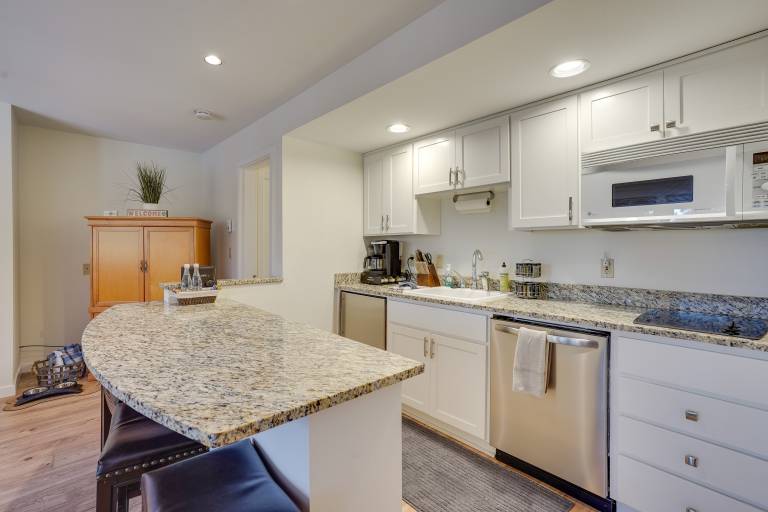 Seventh Mountain Condo w/ Resort Amenities! — photo 2