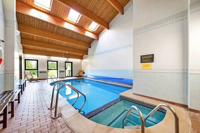 Family-friendly cottage with pool, sauna & grill | Pets are welcome — photo 5