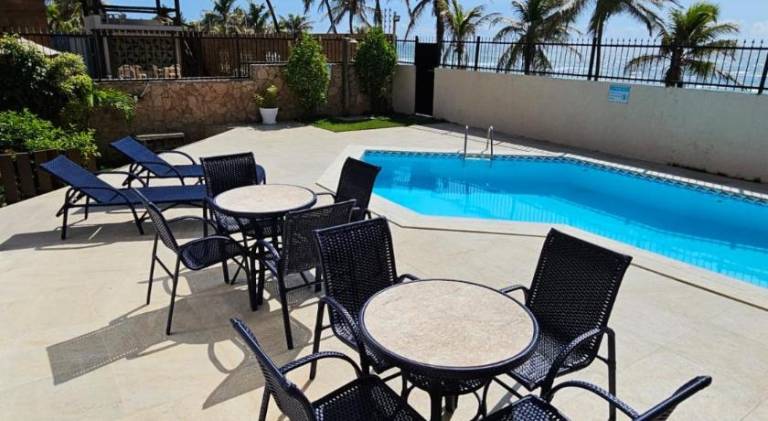Vacation home with pool — photo 4