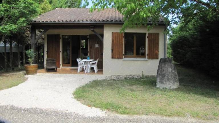Villa with barbecue, pool & yard — photo 3