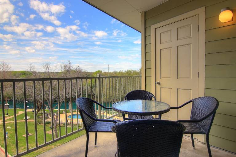 Child-friendly beautiful apartment with pool & hot tub | Pets allowed — photo 5