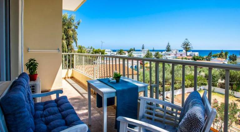 Rental apartment with barbeque, yard & terrace — photo 4