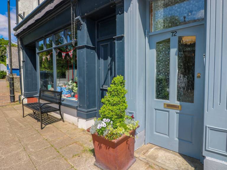 Cabin Ystradgynlais