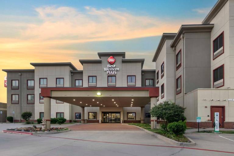 Best Western Plus Texoma Hotel & Suites in Denison, TX