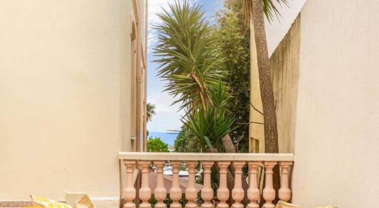 Rental apartment with patio in Saint-Laurent-du-Var