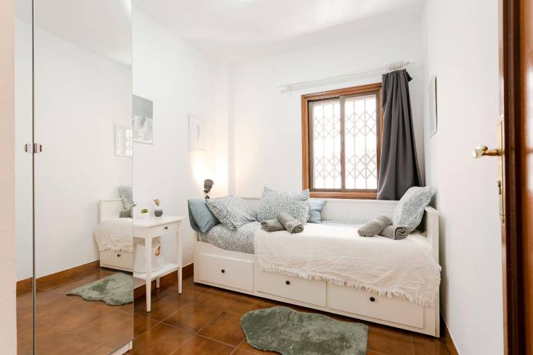 Barcelona Beach Home — photo 2