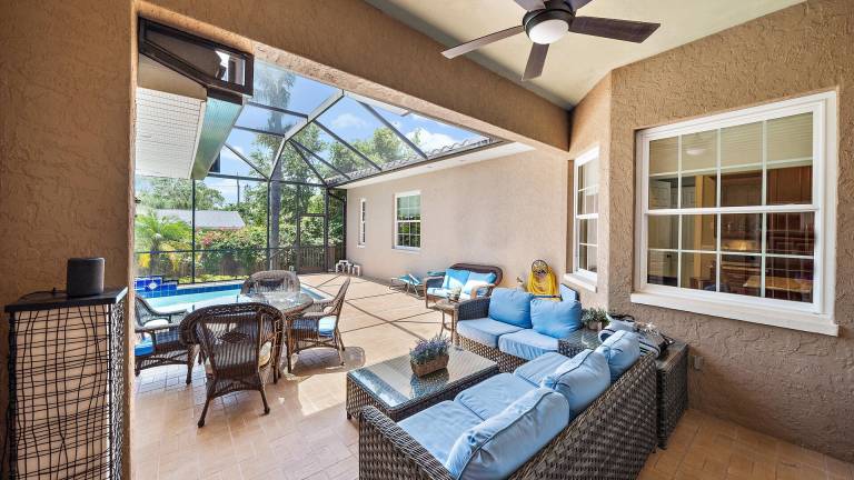 Children-friendly house with yard & pool | Pets are welcome — photo 4