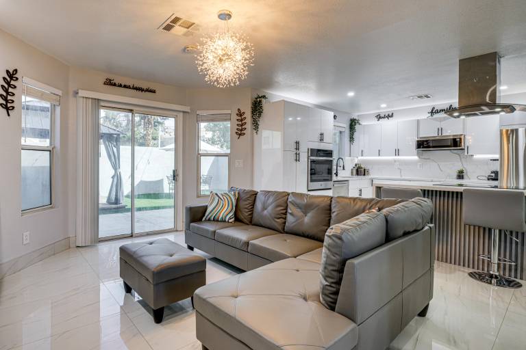 Long-Term Luxury! Las Vegas Home w/ Yard, Gazebo — photo 5