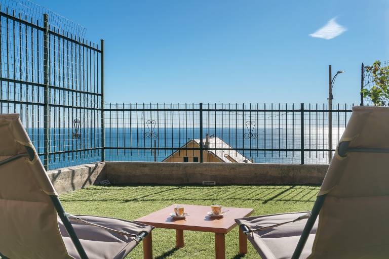 Apartment 'La Mansarda Di Crevari' with Sea View, Parking, Garden, Wi-Fi & Air Conditioning in Arenzano