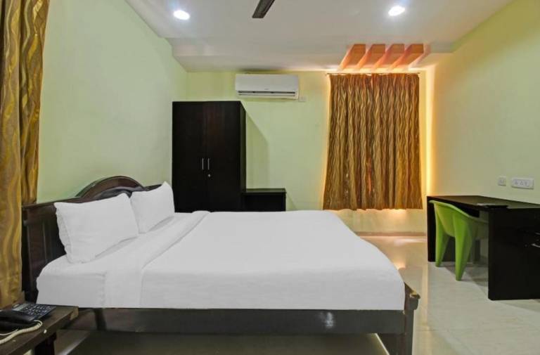 Goroomgo LA GRACE Suit Bhubaneshwar — photo 2