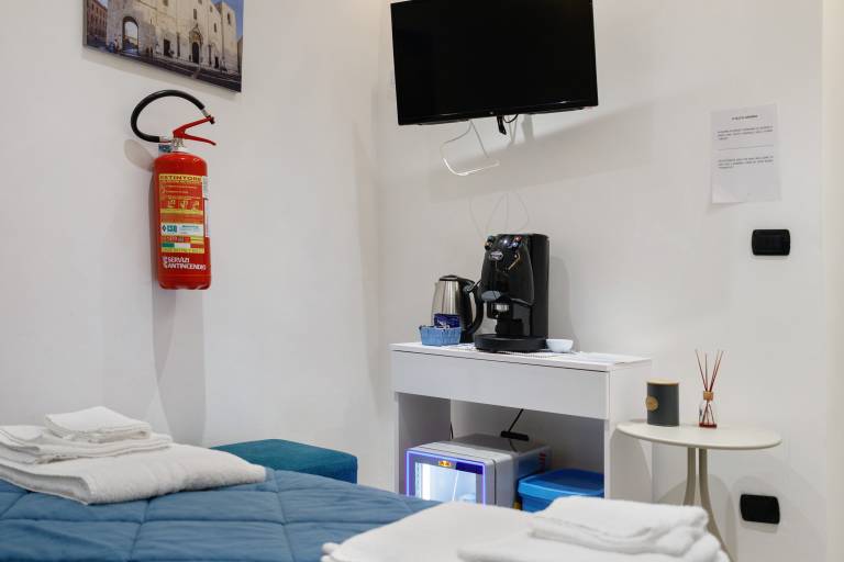 Room 'Il Filo Di Arianna - Camera 1' with Wi-Fi and Air Conditioning — photo 3