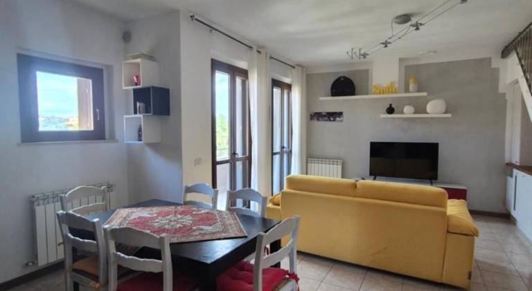 Apartment with patio — photo 3