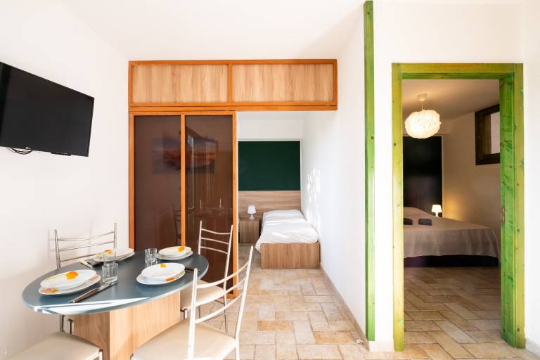 Apartment 'Appartamento Con Due Camere E Giardinetto' with Sea View — photo 4