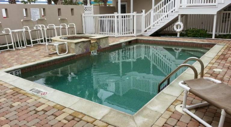 Rental apartment with pool & jacuzzi in South Padre Island, TX